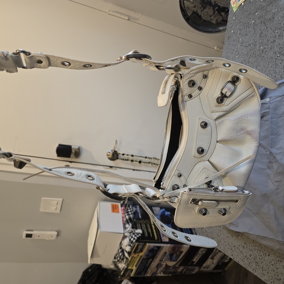 Balenciaga White Leather XS Le Cagole Shoulder Bag Comes with dustbag No Box. - Picture 1 of 16